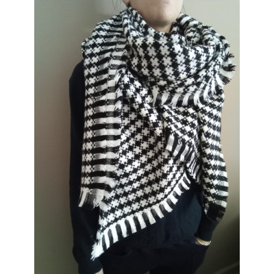 Women Winter Soft Warm Knitted Scarf Made in Italy
